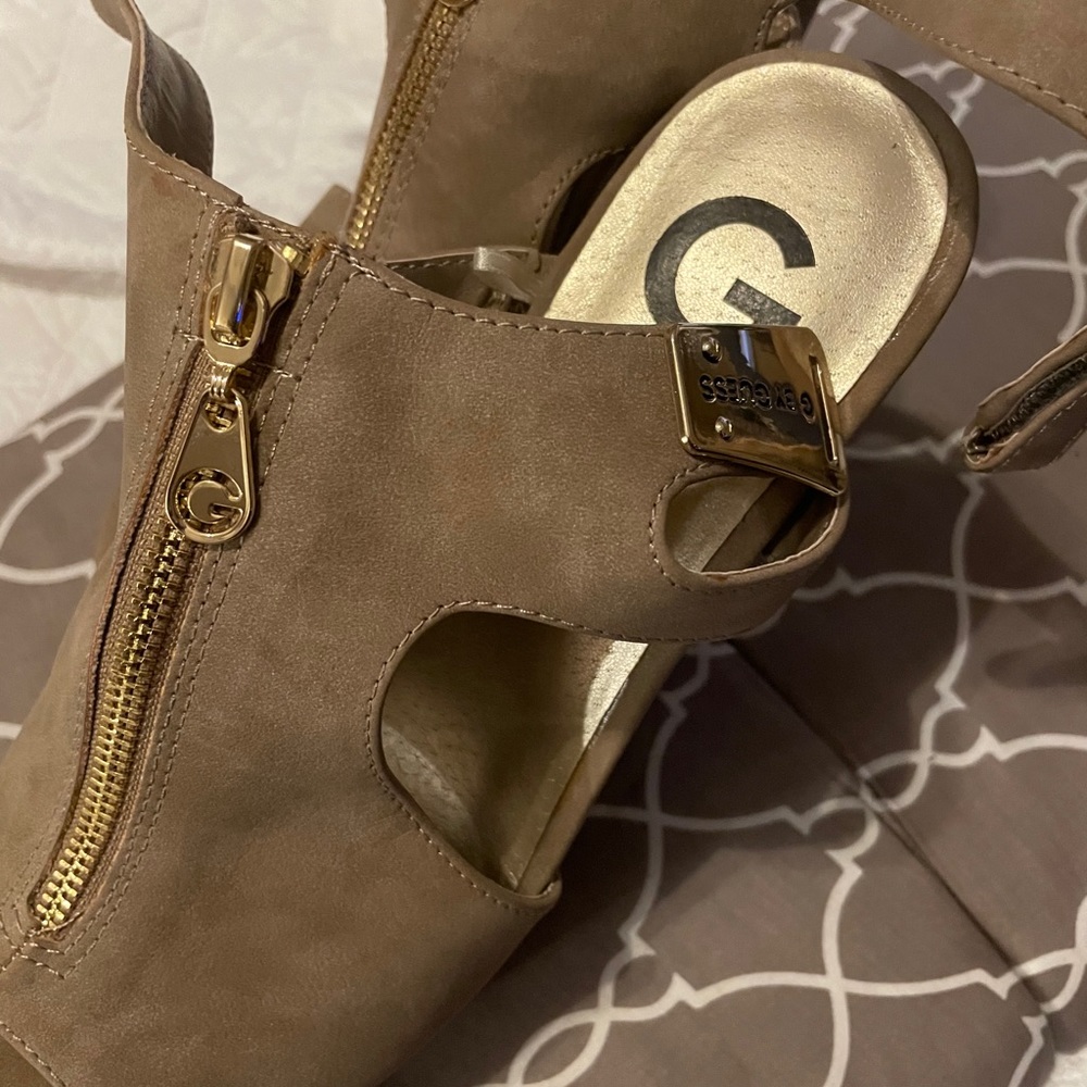 Guess wedges - Picture 3 of 3